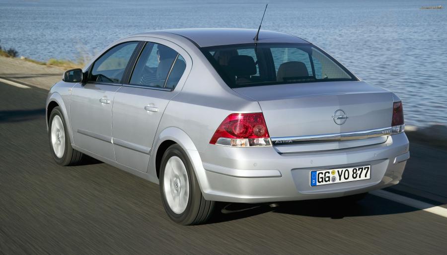  Opel Astra Sedan 2005 года  (фото 21 из 38)